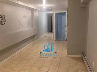 365 E 194th St, Bronx, NY 10458