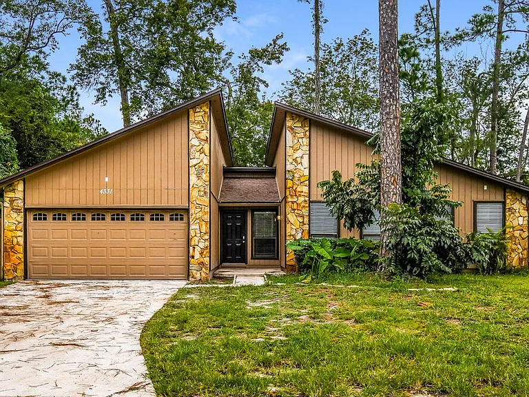 4331 Walnut Bnd — Photo 1