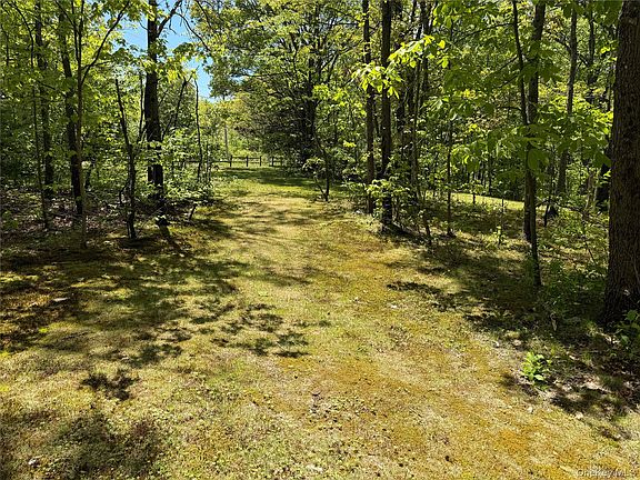 4th image of 33 Willow Brook Ridge