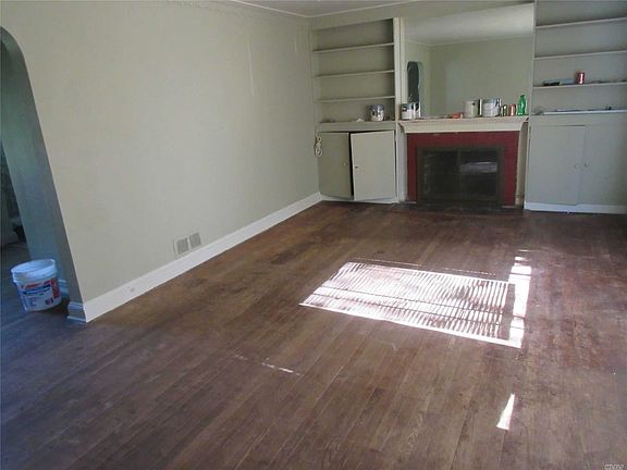 3rd image of 212 Urban Ave