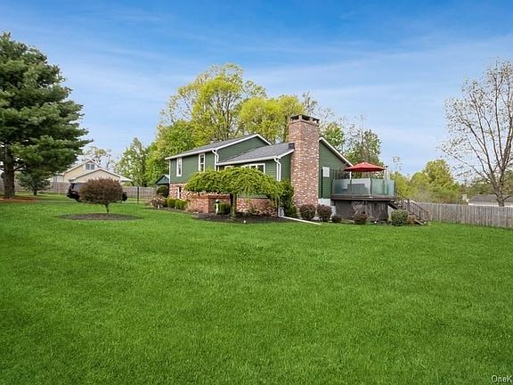 4th image of 17 Lucas Ln