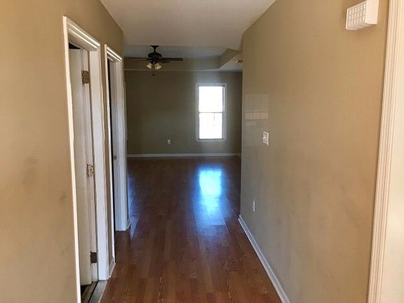 5th image of 5623 Encino Ln