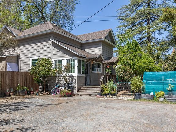 5th image of 415 N Cloverdale Boulevard