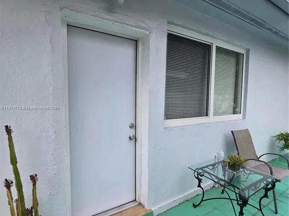 445 NW 125th St #2, Miami, FL 33168