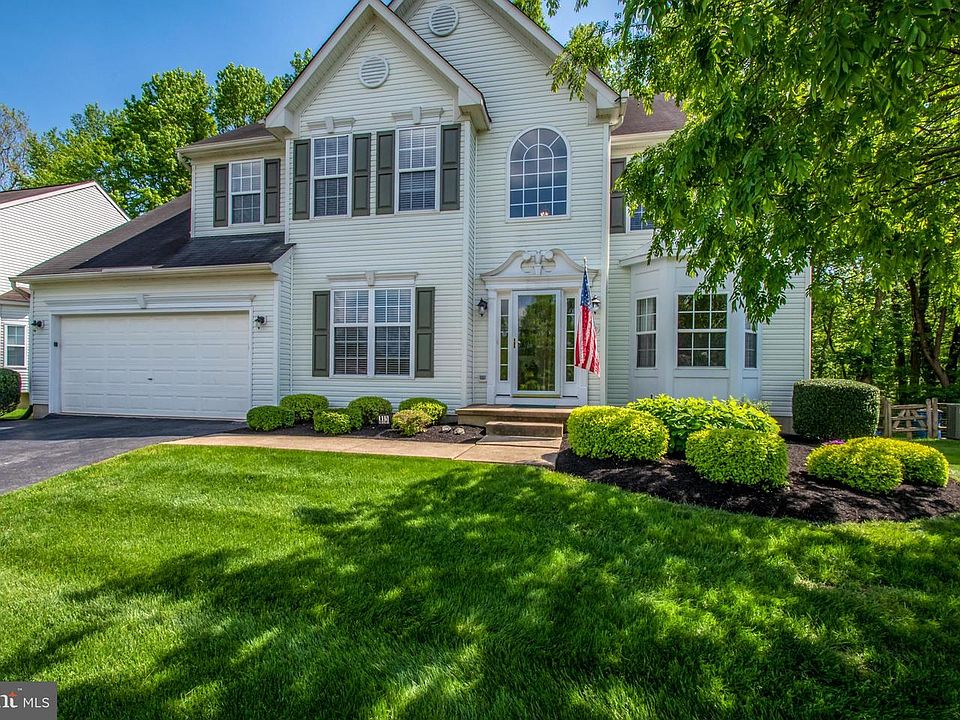 1st image of 13 Dalton Dr