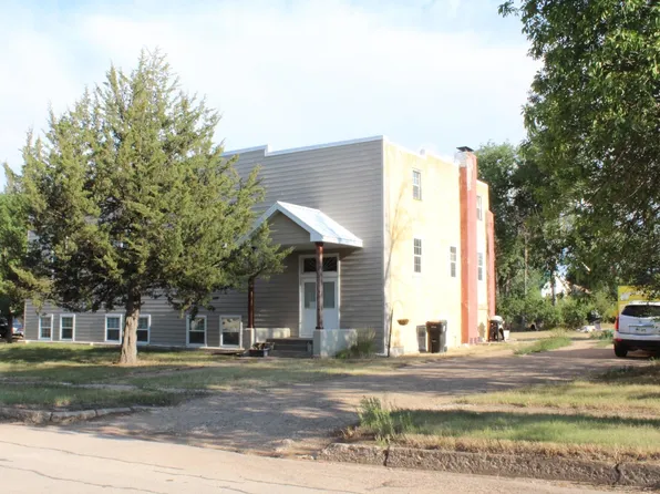 207 2nd St, Newell, SD 57760