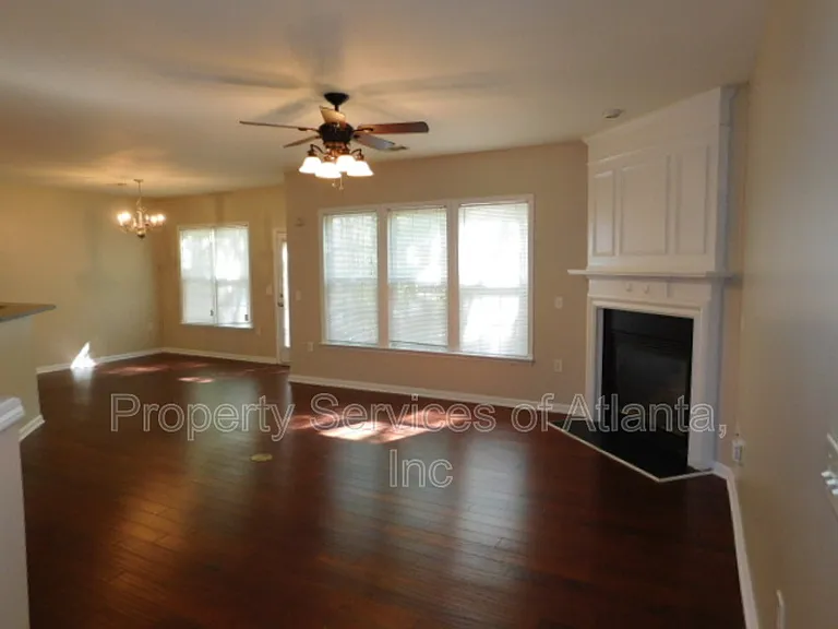 3286 Welmingham Dr SW — Photo 4