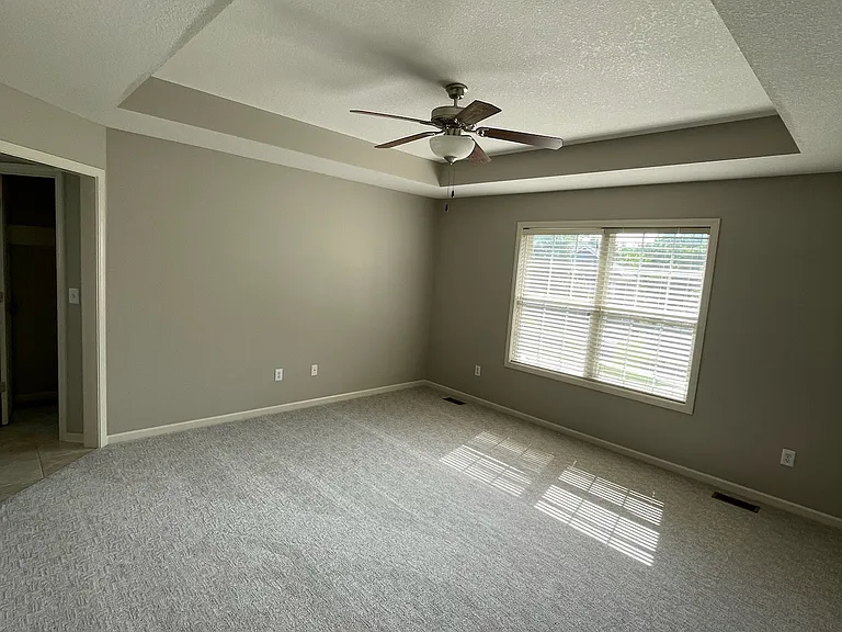 12213 Bennington Ave — Photo 32