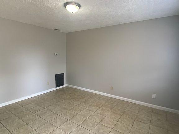 3rd image of 106 Clearview Ct APT 22