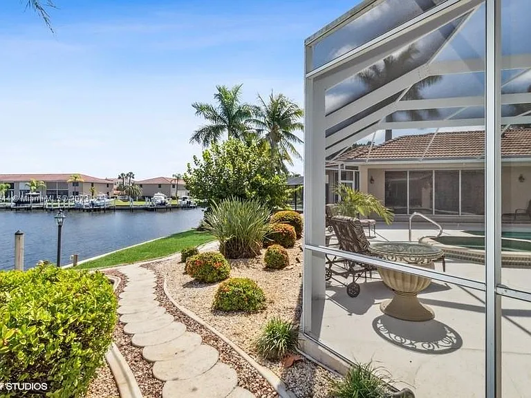 1524 Columbian Dr — Photo 11