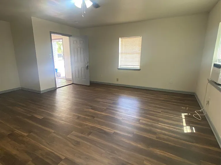5301 Collingsworth St #9 — Photo 5