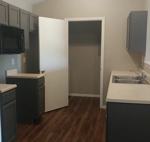 80 Bridgewater Ct — Photo 10