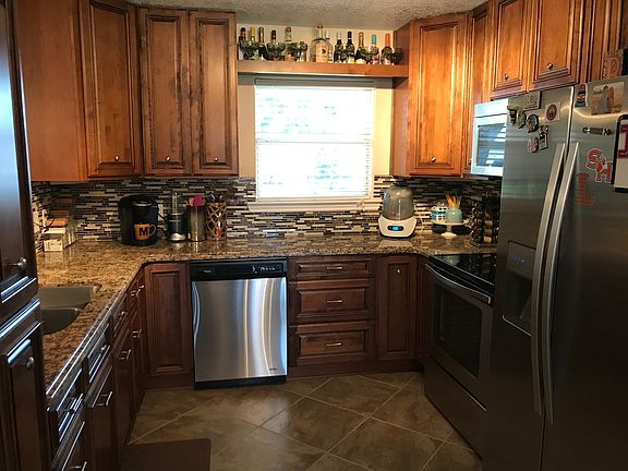 2nd image of 303 S 5th St