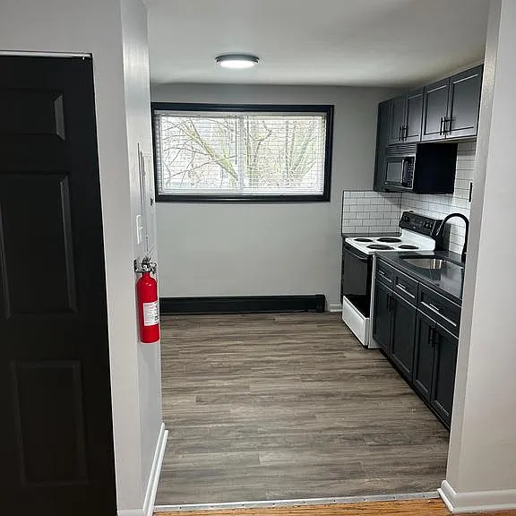 517 Morgan Ave #6 — Photo 3