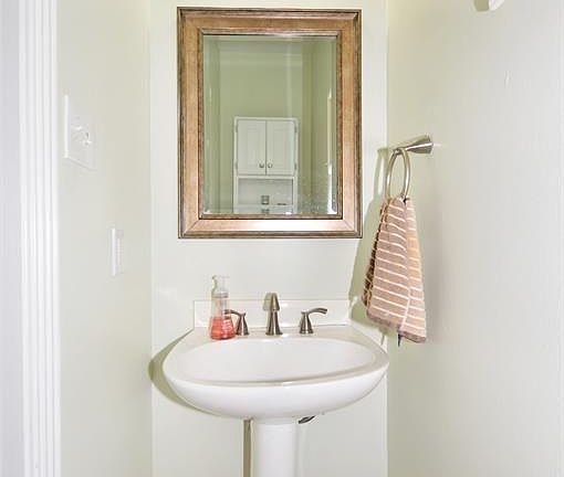 5th image of 2205 Acadiana Ct