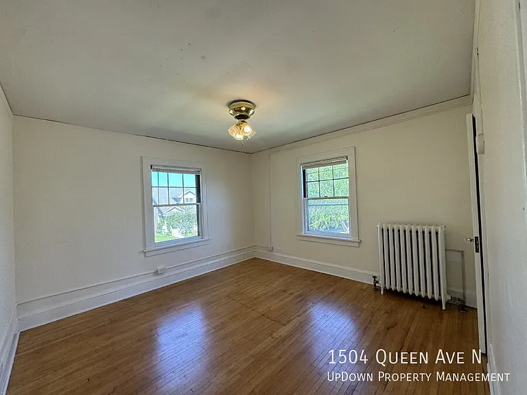 1504 Queen Ave N — Photo 19