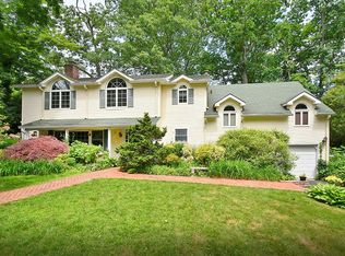 3 Bradford Pl, Melville, NY 11747