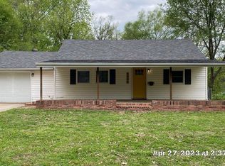 8408 Greenwood Rd, Raytown, MO 64138