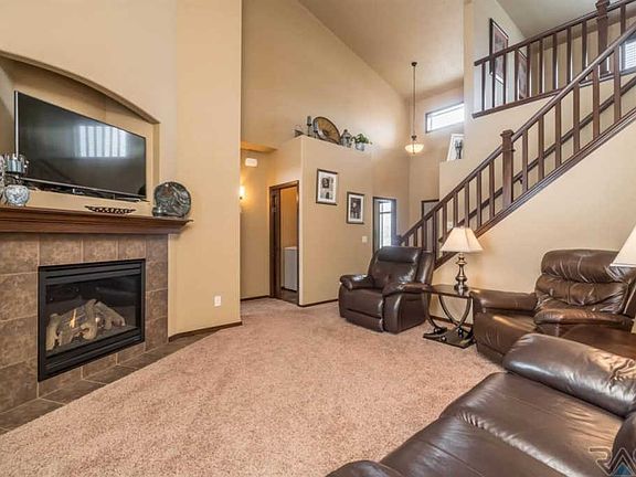 2nd image of 2800 E Tranquility Pl