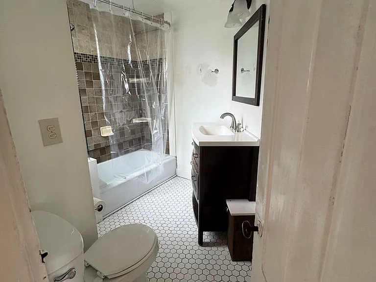 11 Russell Street — Photo 13
