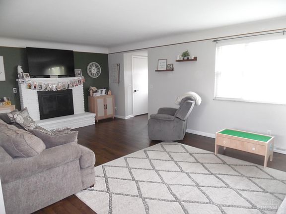 2nd image of 9250 Silva Dr