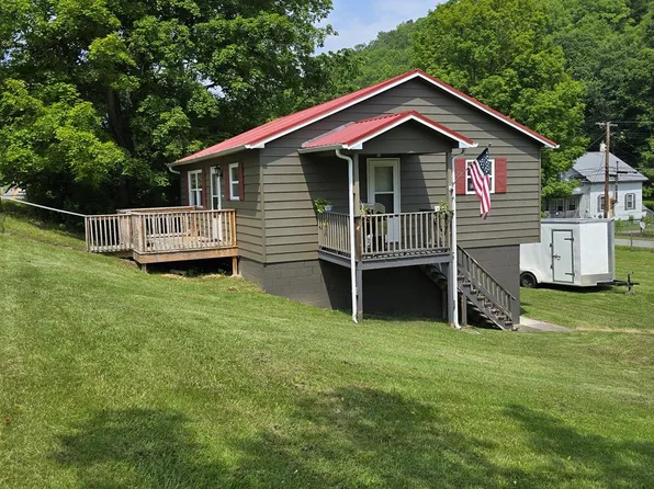 118 Rich Creek Rd, Ansted, WV 25812