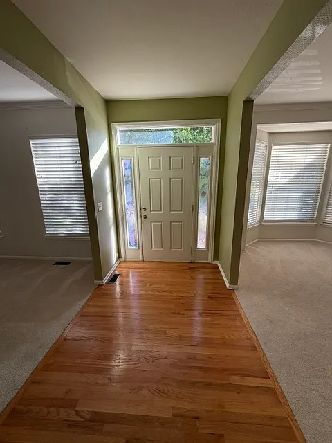 4 bed, 2831 sqft, $2,950 — Photo 3