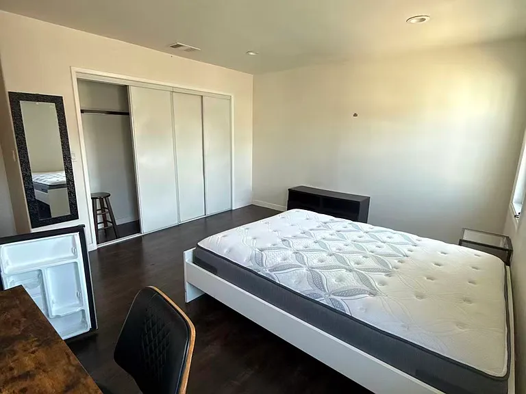 1325 S Fremont Ave — Photo 3