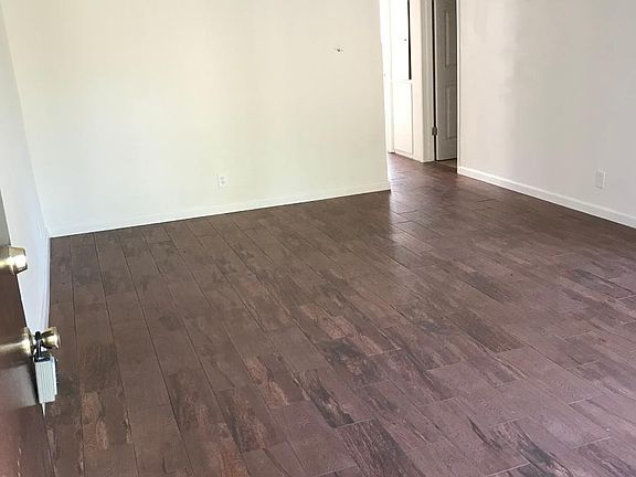 3rd image of 1286 N Summit Ave APT 105