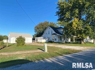 773-900 E St, Mount Sterling, IL 62353