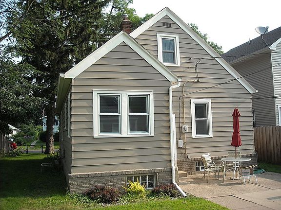 3rd image of 1860 Reaney Ave E