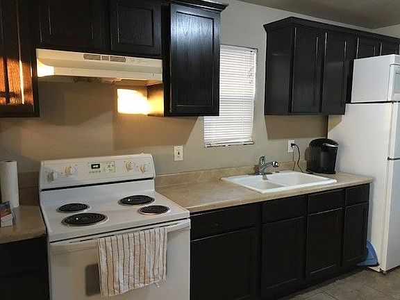 5th image of 2025 S Edgewood Ter