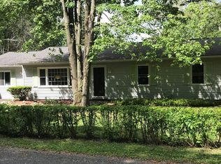 20 Rabbit Ln, Kinderhook, NY 12106