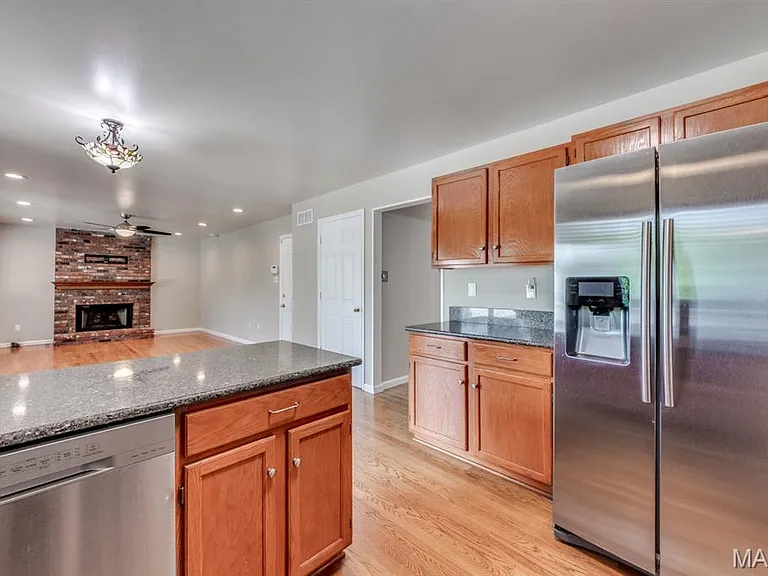 340 Emmanuel Ct — Photo 17