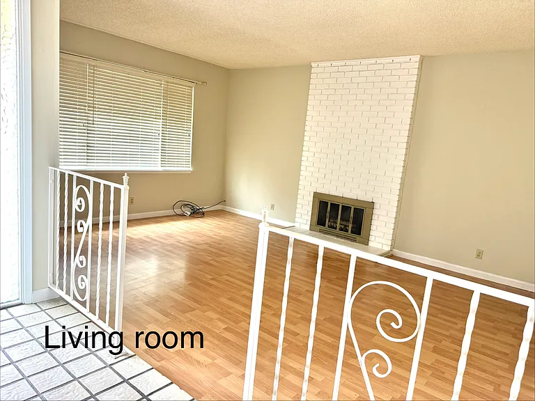 1540 Guadalajara Dr — Photo 3