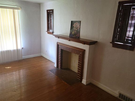 3rd image of 8738 Acacia Dr