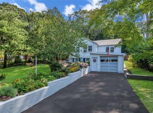 14 Locust Ave, Miller Place, NY 11764