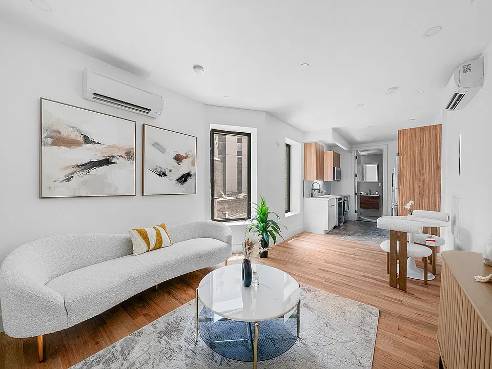 452 W 36th St #4A