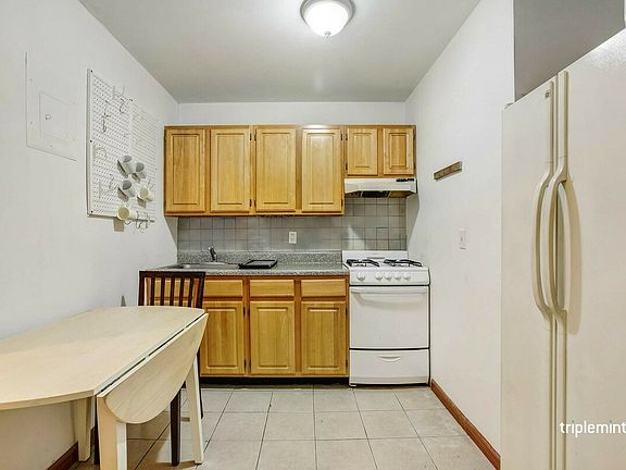 5th image of 189 Orchard St APT 4S