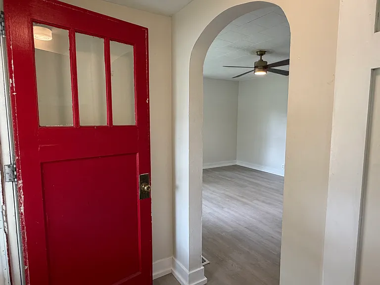 513 N Carrie St — Photo 2