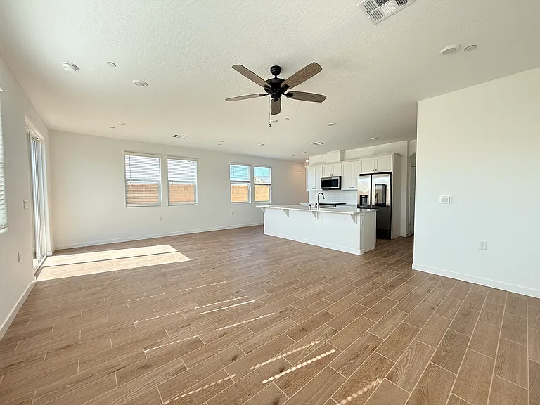 2287 N Preuss Ave — Photo 5