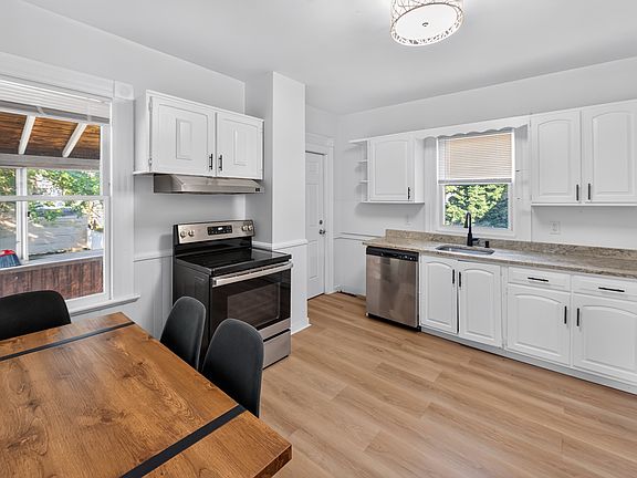 3rd image of 114 Edwards St #2A