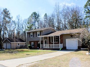 1607 Dolphin Dr, Spring Lake, NC 28390