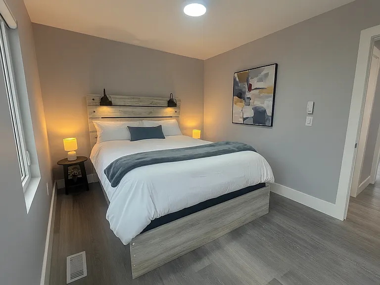 443 N Highland Ave — Photo 16