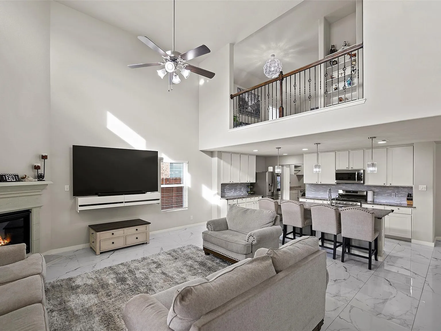 5 bed, 3.5 bath, 2725 sqft, $2,800 — Photo 4