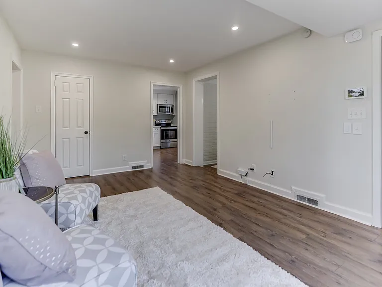 3325 Eastwood Dr — Photo 11