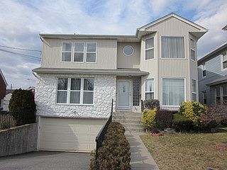 1st image of 33 1st St