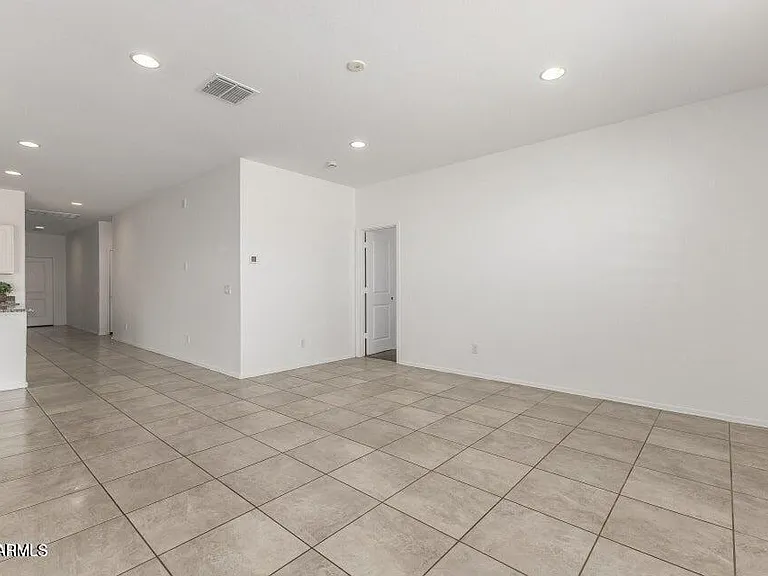 1180 W Paradise Way — Photo 6