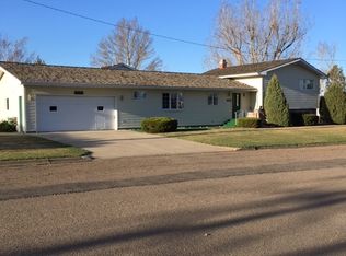403 Smith Ave W, Scobey, MT 59263