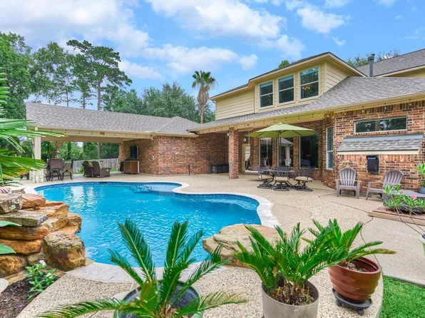 2500 Eagle Post Dr, Conroe, TX 77304